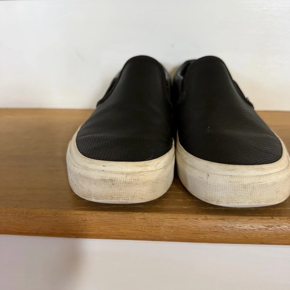 Vans Black Classic Slip-On Perf Leather Unisex Mens 6/ Women’s 7.5